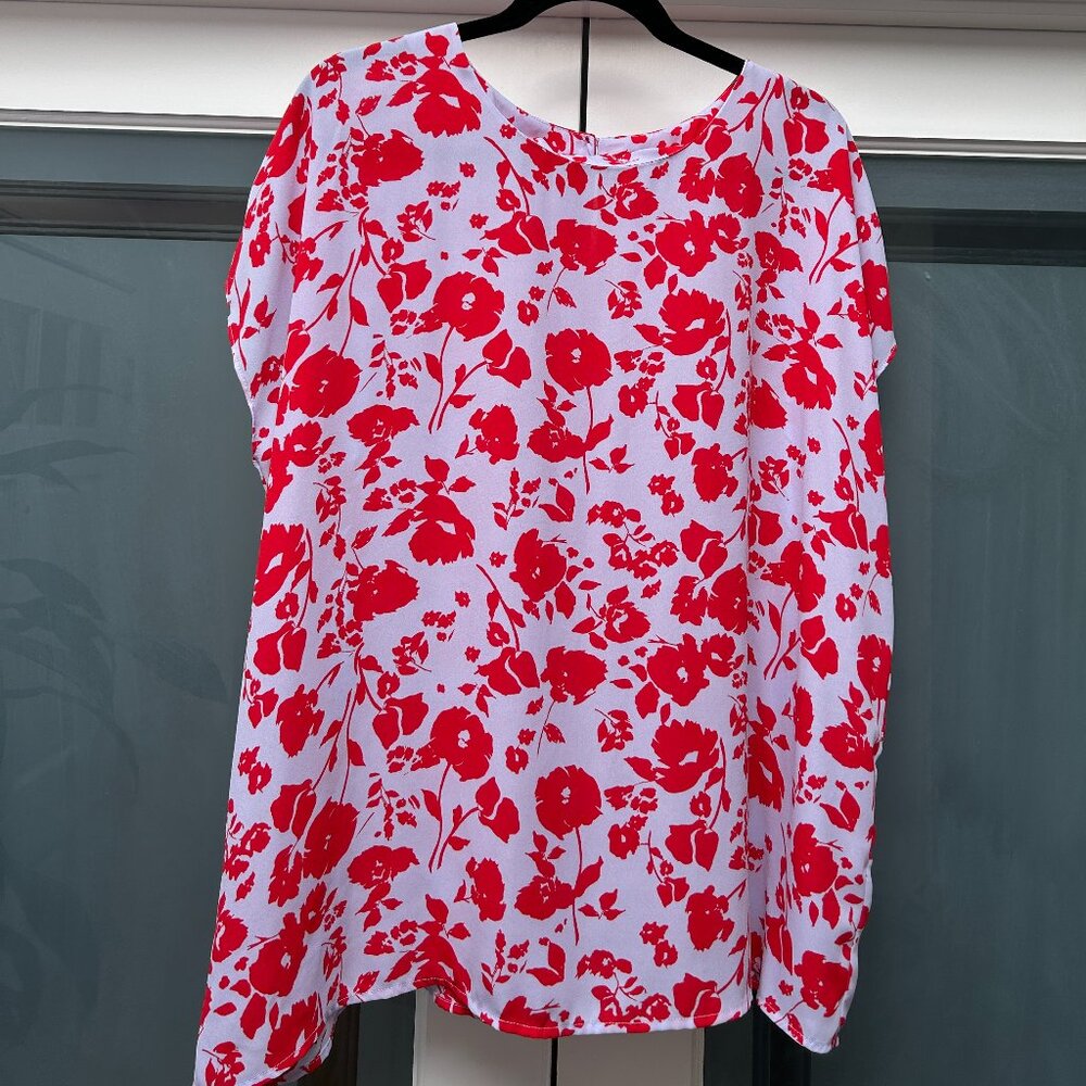 Halogen red floral top EUC